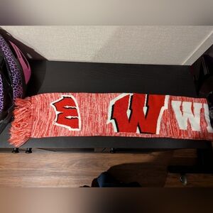 FOCO Wisconsin Badger Scarf - Acrylic
